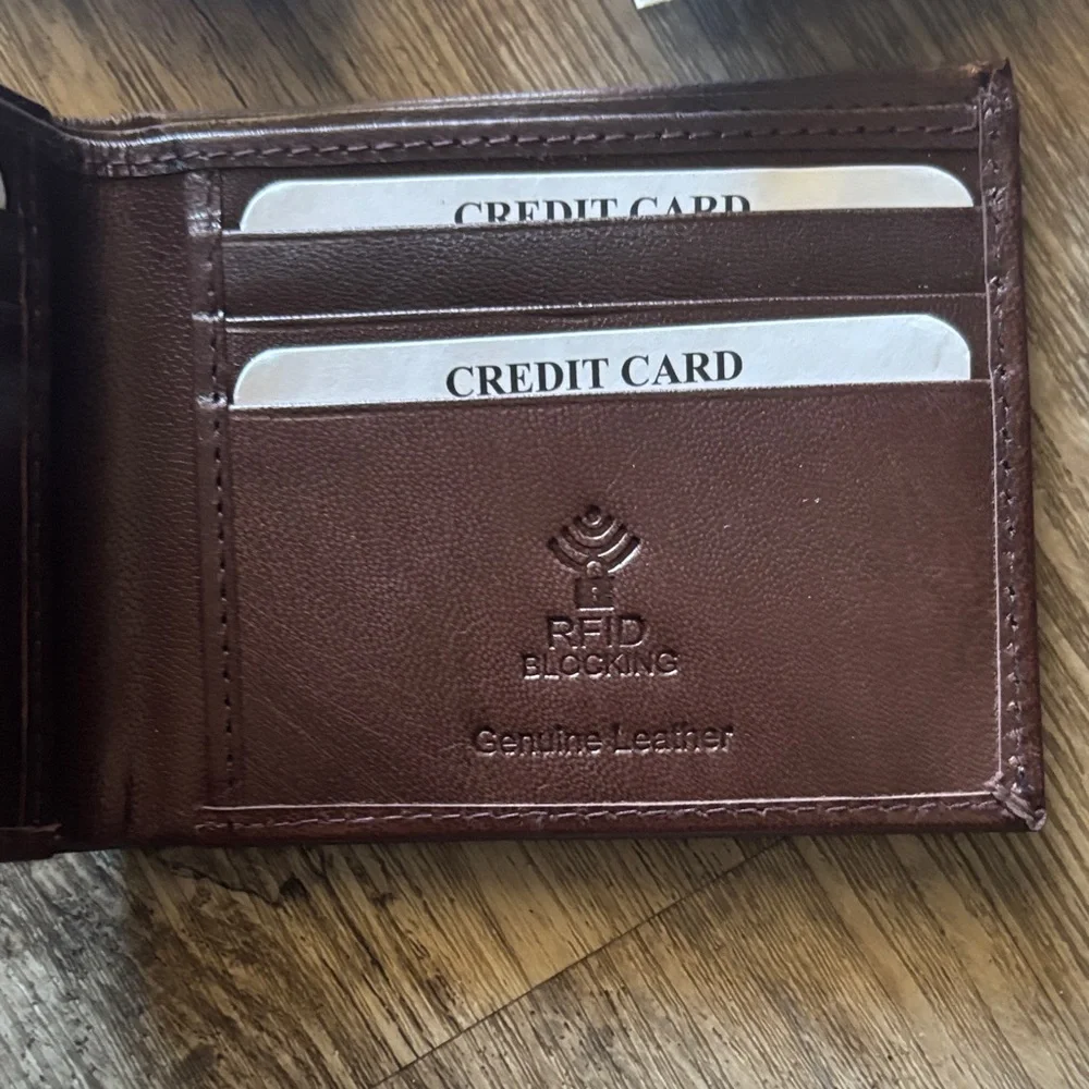 Rea Leather Brown Leather Men's Wallet with Subtle Logo